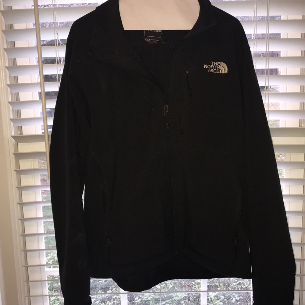 men’s North Face jacket